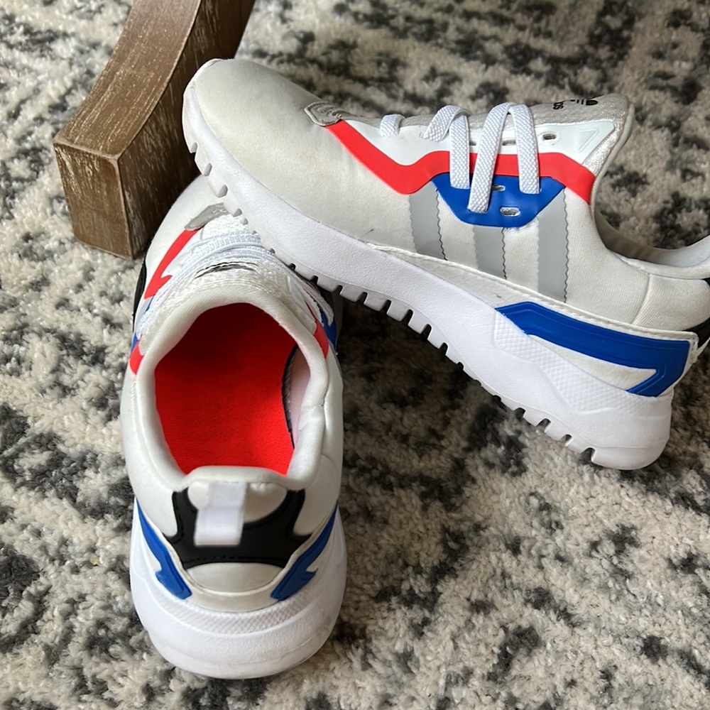 Addidas shoe - Picture 2 of 2